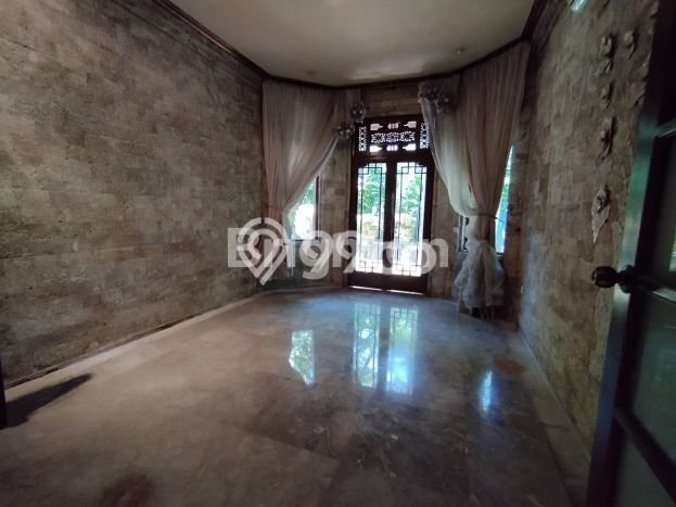 Tersedia Vila di , Ukuran 974m2m², Akses mudah transportasi Tersedia Vila di , Ukuran 974m2m², Akses mudah transportasi
