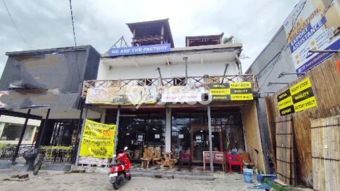 Ruko Lokasi Bisnis di , Luas 252m2m², Jalur Strategis Ruko Lokasi Bisnis di , Luas 252m2m², Jalur Strategis