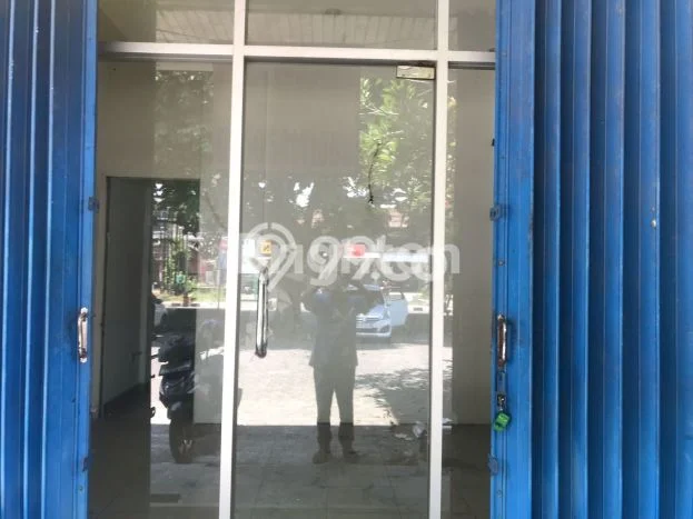 LOKASI STRATEGIS! Ruko For Rent di , Luas 112m2m², Pusat Usaha LOKASI STRATEGIS! Ruko For Rent di , Luas 112m2m², Pusat Usaha