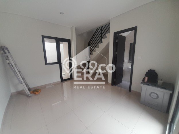 Rumah sewa siap pakai 2 KT di Summarecon Crown Gading, Bekasi Rumah sewa siap pakai 2 KT di Summarecon Crown Gading, Bekasi
