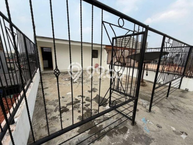Ruko Disewa di Bekasi dengan LB 180m2 Area Komersial Ramai Ruko Disewa di Bekasi dengan LB 180m2 Area Komersial Ramai