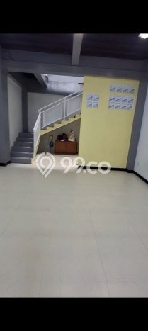 Unit Ruko disewakan di Makasar Jakarta Timur dengan LT 60m2 / LB 180m2 Unit Ruko disewakan di Makasar Jakarta Timur dengan LT 60m2 / LB 180m2