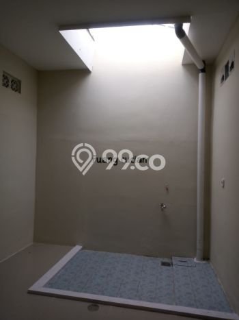 Rumah di Tembalang, 3 KT, Dekat Pusat Kota, LT 180m² LB 170m² Rumah di Tembalang, 3 KT, Dekat Pusat Kota, LT 180m² LB 170m²
