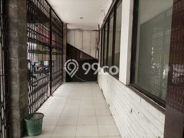Disewakan Ruko Kawasan Depok, Luas 500m², Area Premium, Ready Untuk Dipakai Disewakan Ruko Kawasan Depok, Luas 500m², Area Premium, Ready Untuk Dipakai