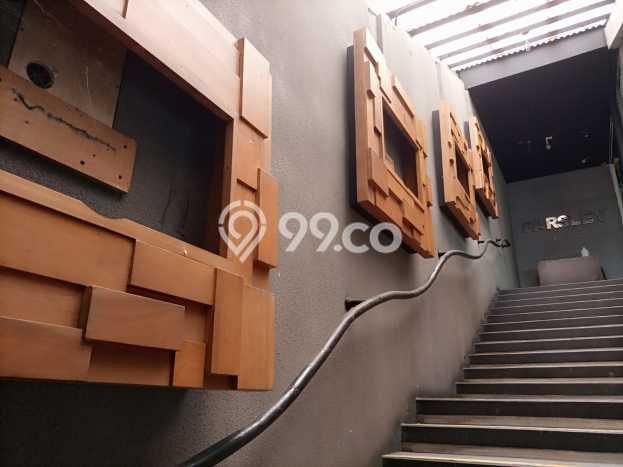 LOKASI STRATEGIS! Komersial Disewakan Kawasan Depok, Luas 386m², Area Berkembang LOKASI STRATEGIS! Komersial Disewakan Kawasan Depok, Luas 386m², Area Berkembang