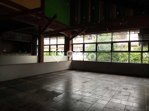 LOKASI STRATEGIS! Komersial Disewakan Kawasan Depok, Luas 386m², Area Berkembang LOKASI STRATEGIS! Komersial Disewakan Kawasan Depok, Luas 386m², Area Berkembang