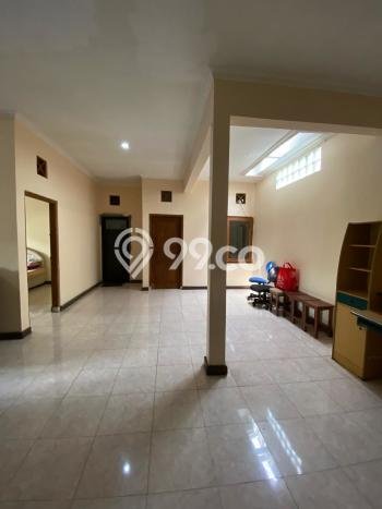 Lokasi strategis! Rumah siap pakai disewakan di Ngaglik LB 150m2 Lokasi strategis! Rumah siap pakai disewakan di Ngaglik LB 150m2