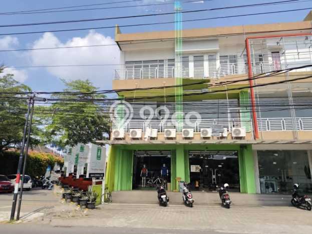 Unit Ruko Paling Strategis di Depok Sleman dengan LB 225m2 Unit Ruko Paling Strategis di Depok Sleman dengan LB 225m2