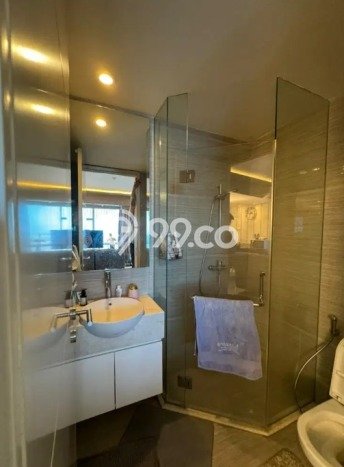 Hunian Apartemen Eksklusif untuk Dijual di Surabaya dengan 3 BR & 2 Kamar Mandi Hunian Apartemen Eksklusif untuk Dijual di Surabaya dengan 3 BR & 2 Kamar Mandi
