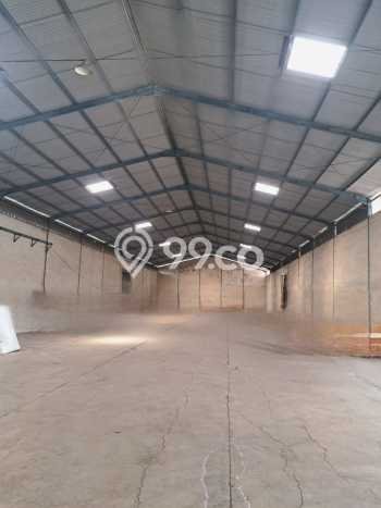 AREA SUPER PREMIUM! Gudang Kawasan Krian, Luas 2000m2m², Prospek Pengunjung AREA SUPER PREMIUM! Gudang Kawasan Krian, Luas 2000m2m², Prospek Pengunjung
