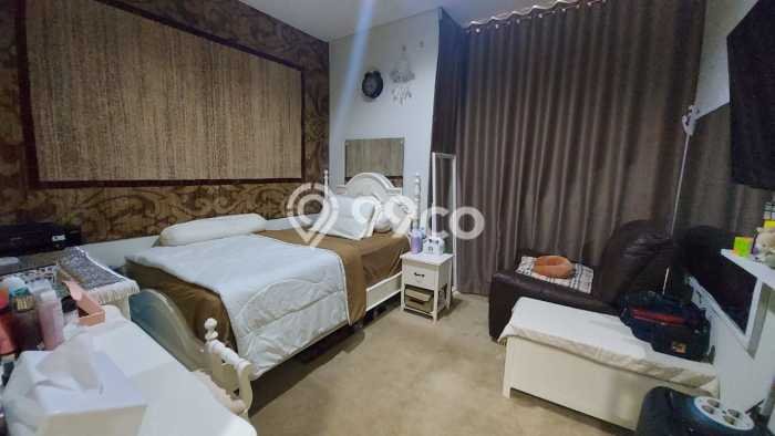 Rumah Modern 3 KT di Citraland Surabaya Semi Furnished Rumah Modern 3 KT di Citraland Surabaya Semi Furnished