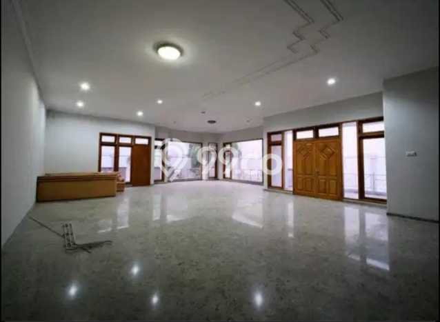 Hunian Mewah Siap Huni LT 1050m2 di Dukuh Pakis, Surabaya Hunian Mewah Siap Huni LT 1050m2 di Dukuh Pakis, Surabaya