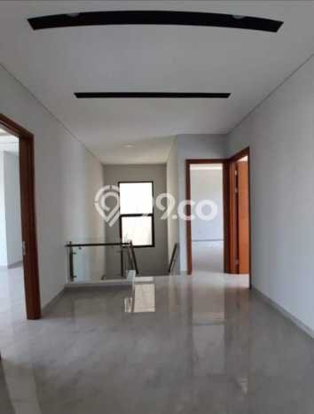Rumah Mewah LB 350m2 Siap Pakai Desain Elegan di Citraland, Surabaya Rumah Mewah LB 350m2 Siap Pakai Desain Elegan di Citraland, Surabaya