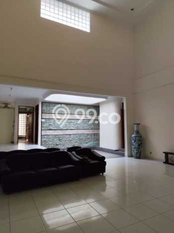 Hunian Elit LB 340m2 Siap Huni Desain Elegan di Setiabudi, Bandung Hunian Elit LB 340m2 Siap Huni Desain Elegan di Setiabudi, Bandung