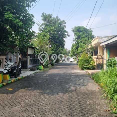 Rumah Strategis Modern Lb 100m2 di Wiyung, Surabaya Rumah Strategis Modern Lb 100m2 di Wiyung, Surabaya