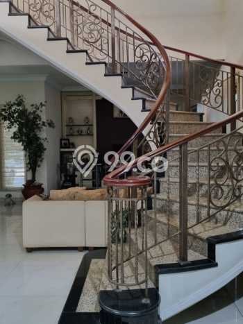 Ready to Use! Premium House LT 375m2 Desain Elegan di Surabaya Kota Ready to Use! Premium House LT 375m2 Desain Elegan di Surabaya Kota