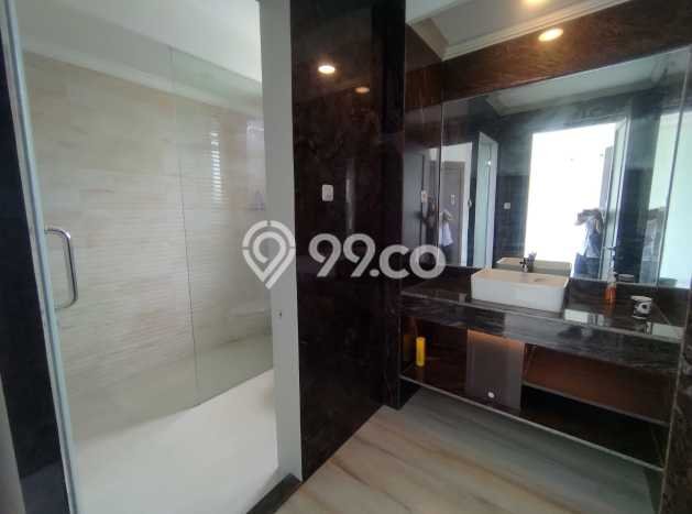 DIJUAL CEPAT! Rumah Modern area Wiyung, Surabaya, LT 240m2m² LB 300m2m² BISA KPR! DIJUAL CEPAT! Rumah Modern area Wiyung, Surabaya, LT 240m2m² LB 300m2m² BISA KPR!