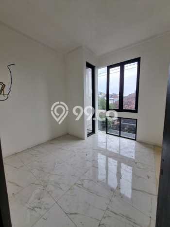 Rumah Strategis Minimalis Lb 130m2 di Wiyung, Surabaya Rumah Strategis Minimalis Lb 130m2 di Wiyung, Surabaya