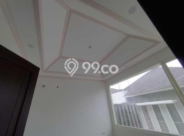 DIJUAL CEPAT! Rumah Modern area Wiyung, Surabaya, LT 240m2m² LB 300m2m² BISA KPR! DIJUAL CEPAT! Rumah Modern area Wiyung, Surabaya, LT 240m2m² LB 300m2m² BISA KPR!