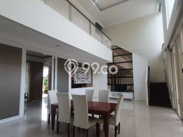 Dijual Rumah Mewah Megah Dengan View Cantik di Pakuwon Indah, Surabaya Dijual Rumah Mewah Megah Dengan View Cantik di Pakuwon Indah, Surabaya
