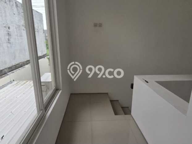 Rumah Mewah Dijual LT 204m2 di Wiyung, Surabaya Rumah Mewah Dijual LT 204m2 di Wiyung, Surabaya