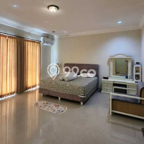 Rumah Luxury Modern Tanpa Renovasi di Pakuwon Indah Surabaya Rumah Luxury Modern Tanpa Renovasi di Pakuwon Indah Surabaya