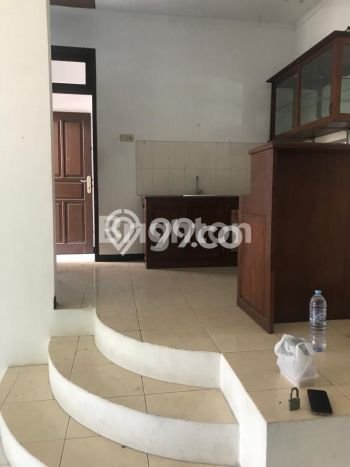 Rumah Mewah Siap Huni LT 200m2 di Rungkut, Surabaya Rumah Mewah Siap Huni LT 200m2 di Rungkut, Surabaya