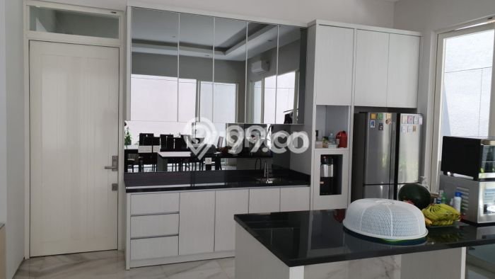For Sale Rumah Mewah Exclusive di Sambikerep, Surabaya For Sale Rumah Mewah Exclusive di Sambikerep, Surabaya