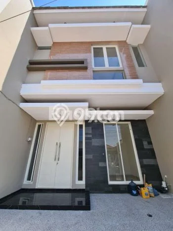 Dijual Rumah Minimalis Bagus Punya 4 KT di Rungkut Surabaya SHM Dijual Rumah Minimalis Bagus Punya 4 KT di Rungkut Surabaya SHM
