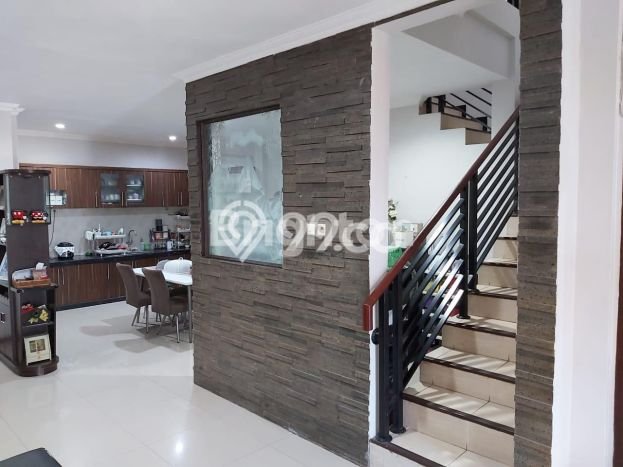 Hunian Mewah Dijual LT 170m2 di Rungkut, Surabaya Hunian Mewah Dijual LT 170m2 di Rungkut, Surabaya