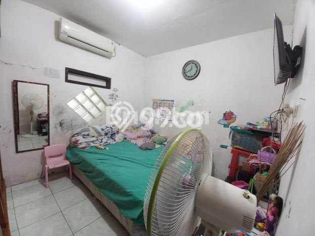 For Sale Rumah 4 Kamar Lokasi Strategis Nyaman dan Strategis di Rungkut For Sale Rumah 4 Kamar Lokasi Strategis Nyaman dan Strategis di Rungkut