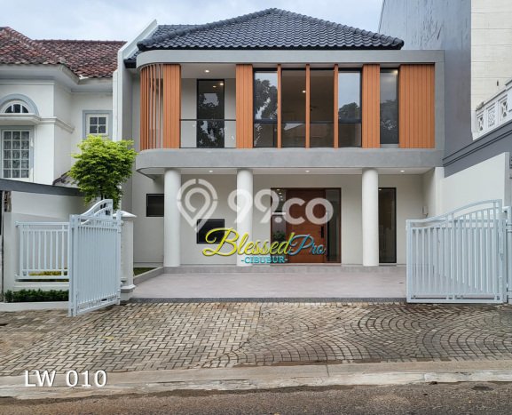 Ready to Use! Luxury House LT 210m2 Desain Modern di Legenda Wisata Ready to Use! Luxury House LT 210m2 Desain Modern di Legenda Wisata