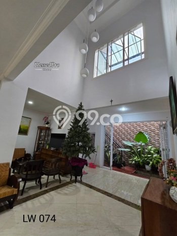 Rumah Mewah LB 400m2 Siap Huni Desain Elegan di Legenda Wisata, Bogor Rumah Mewah LB 400m2 Siap Huni Desain Elegan di Legenda Wisata, Bogor