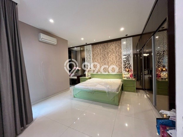 Ready to Use! Premium House LT 264m2 Desain Elegan di Pakuwon City Ready to Use! Premium House LT 264m2 Desain Elegan di Pakuwon City