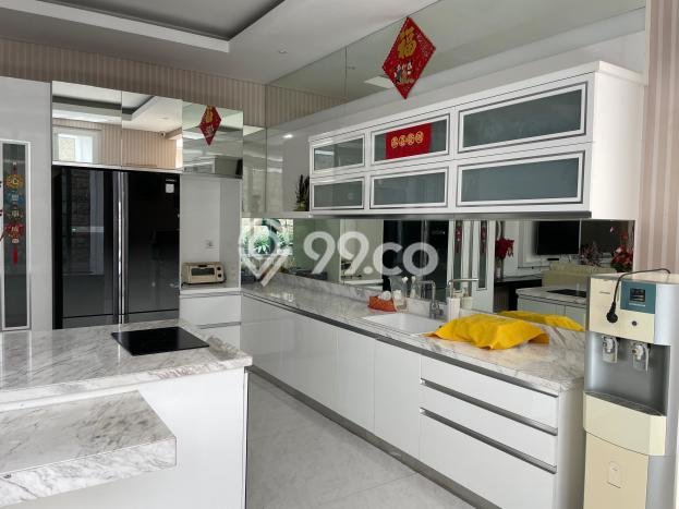 Sewa Rumah Murah di Pakuwon CIty Surabaya Punya 4 Kamar Tidur Sewa Rumah Murah di Pakuwon CIty Surabaya Punya 4 Kamar Tidur