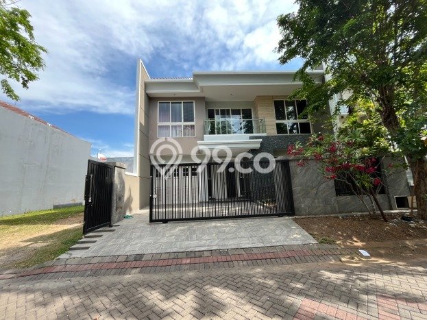 Ready to Use! Premium House LT 264m2 Desain Elegan di Pakuwon City Ready to Use! Premium House LT 264m2 Desain Elegan di Pakuwon City