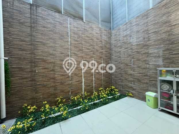 Dijual Rumah Luas Elegan Dengan View Cantik di Pakuwon City, Surabaya Dijual Rumah Luas Elegan Dengan View Cantik di Pakuwon City, Surabaya