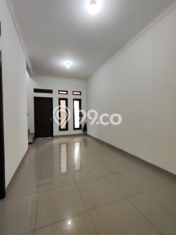 For Sale Hunian Rumah Terawat 5 KT di Turangga, Bandung For Sale Hunian Rumah Terawat 5 KT di Turangga, Bandung