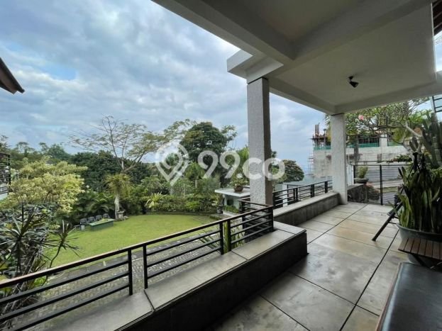 Ready to Use! Premium House LT 1095m2 Desain Modern di Dago Ready to Use! Premium House LT 1095m2 Desain Modern di Dago