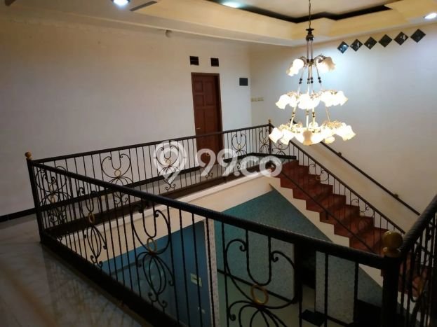 Disewakan! Rumah 5 Kamar Tidur &
5 Kamar Mandi di Mekar Wangi, Bandung Disewakan! Rumah 5 Kamar Tidur &
5 Kamar Mandi di Mekar Wangi, Bandung
