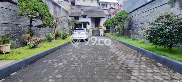 Rumah Luxury Modern Siap Huni di Setiabudi Bandung Rumah Luxury Modern Siap Huni di Setiabudi Bandung