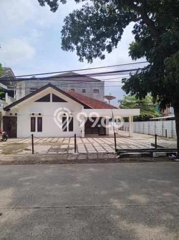 Rumah Elit Modern Tanpa Renovasi di Buah Batu Bandung Rumah Elit Modern Tanpa Renovasi di Buah Batu Bandung