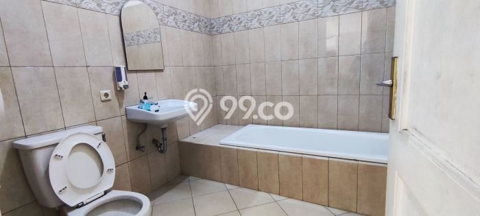 SPECIAL OFFER! Rumah di Riau, 2 KM, Area Strategis, LT 550m² LB 350m² SPECIAL OFFER! Rumah di Riau, 2 KM, Area Strategis, LT 550m² LB 350m²