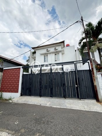 Jual Rumah Modern 5 KT di Buah Batu, Bandung Jual Rumah Modern 5 KT di Buah Batu, Bandung