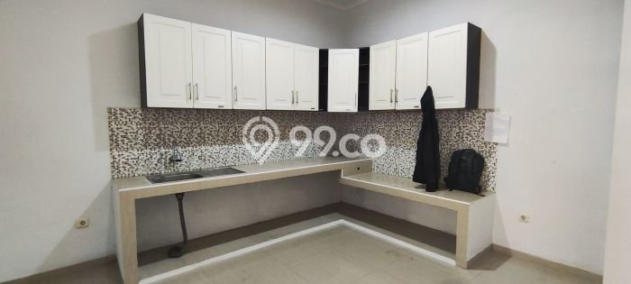 Disewakan! Rumah 4 Kamar Tidur &
3 Kamar Mandi di BKR, Bandung Disewakan! Rumah 4 Kamar Tidur &
3 Kamar Mandi di BKR, Bandung