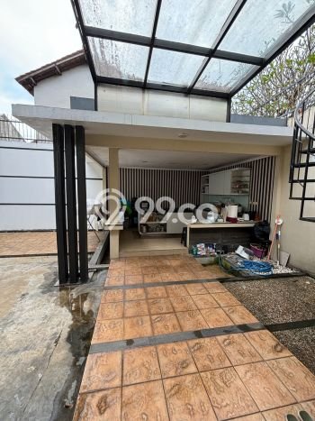 Rumah Luas Asri 4 KT Siap Pakai di Buah Batu Bandung Rumah Luas Asri 4 KT Siap Pakai di Buah Batu Bandung