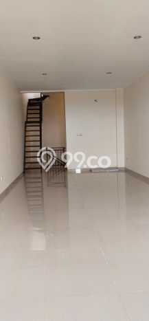Dijual Ruko Area Bisnis di Terusan Buah Batu, Luas 180m², Jalan Raya Dijual Ruko Area Bisnis di Terusan Buah Batu, Luas 180m², Jalan Raya