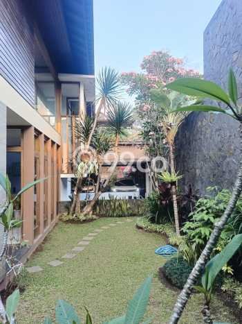 Hunian Mewah LB 400m2 Siap Pakai Desain Elegan di ciumbuleuit, Bandung Hunian Mewah LB 400m2 Siap Pakai Desain Elegan di ciumbuleuit, Bandung
