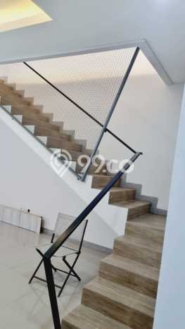 For Sale! Luxury House LT 182m2 Desain Modern di Pondok Hijau For Sale! Luxury House LT 182m2 Desain Modern di Pondok Hijau