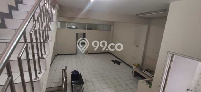 LOKASI STRATEGIS! Ruko For Rent Kawasan Astanaanyar, Luas 170m2m², Area Ramai LOKASI STRATEGIS! Ruko For Rent Kawasan Astanaanyar, Luas 170m2m², Area Ramai